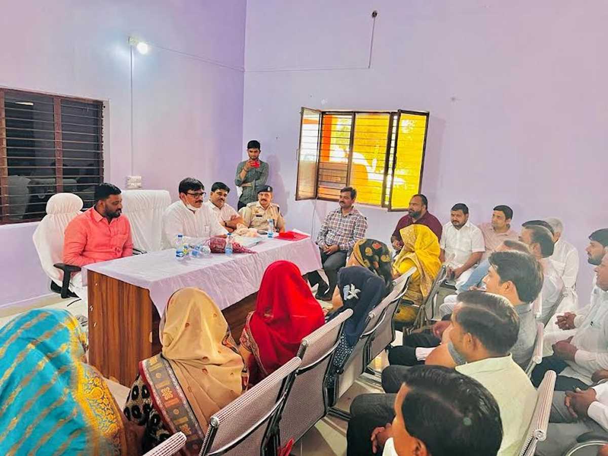 नगर पंचायत जेवर और दनकौर में हुई पहली खुली बैठक